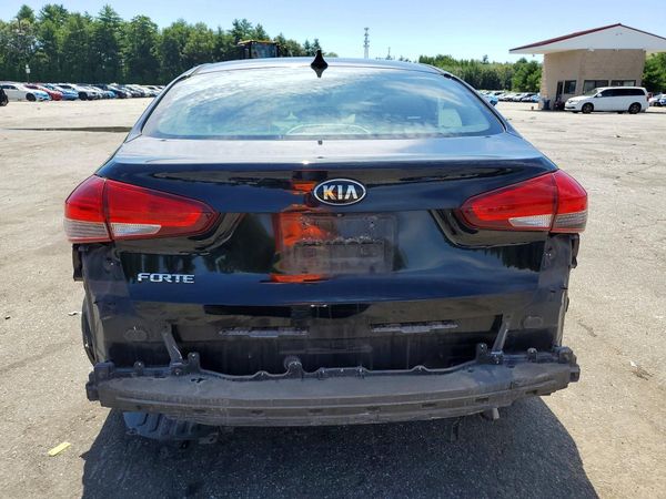 2018 KIA FORTE LX Base