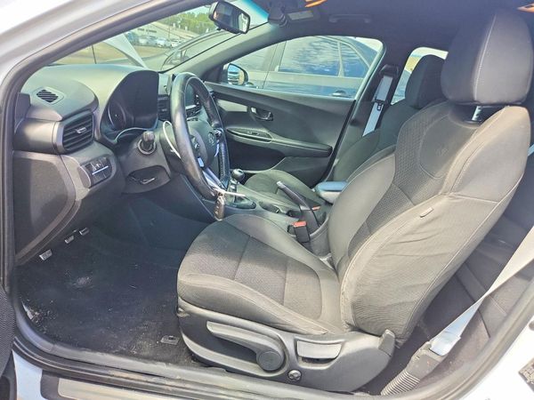 2020 HYUNDAI VELOSTER — DENT