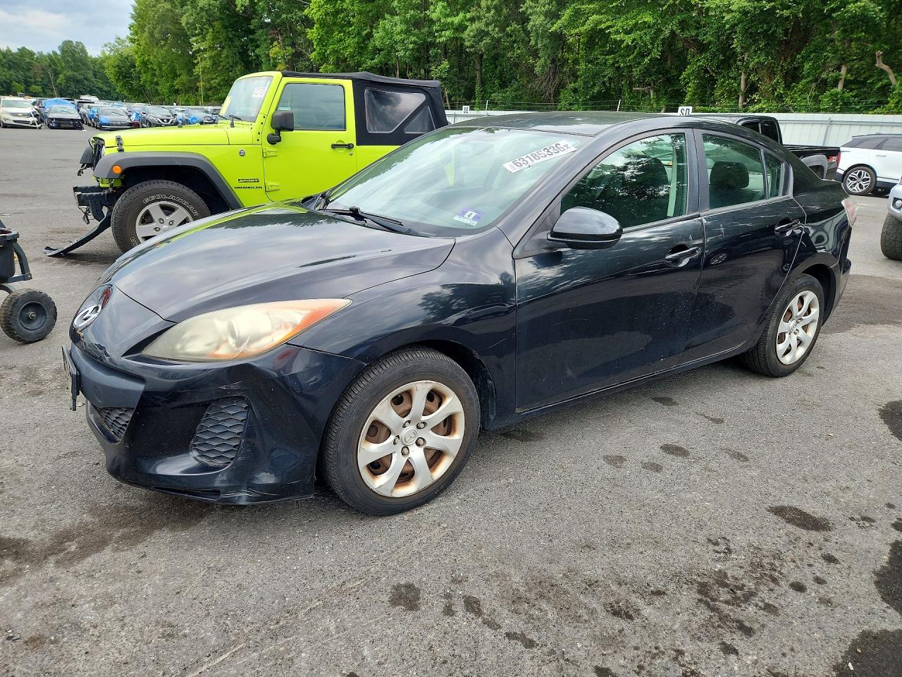 2013 MAZDA 3 SV/Base