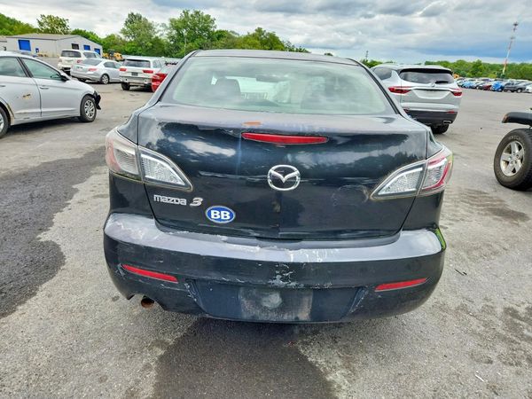2013 MAZDA 3 SV/Base