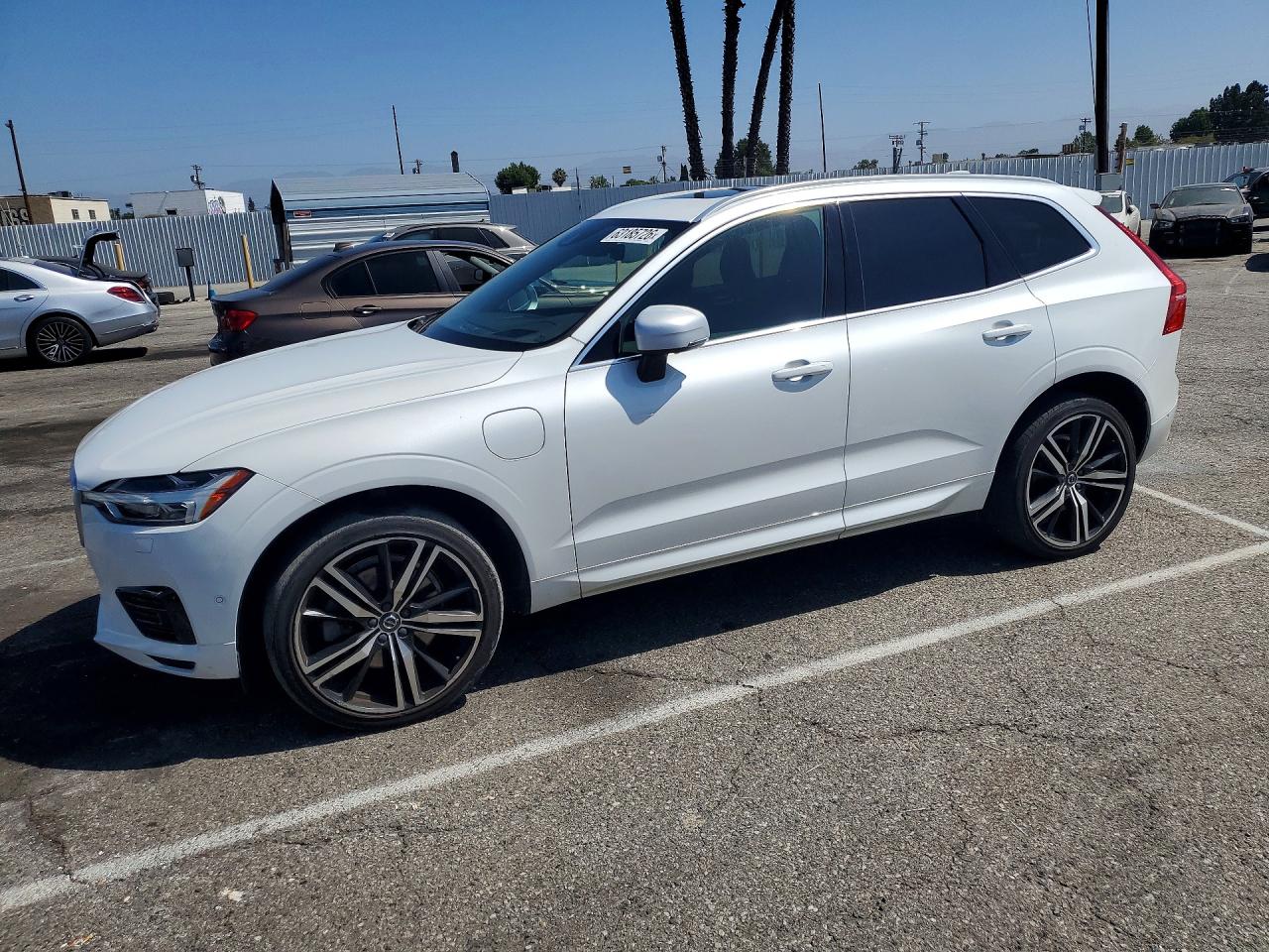 2019 VOLVO XC60 R-Design