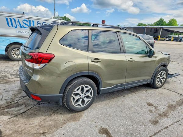 2024 SUBARU FORESTER Premium
