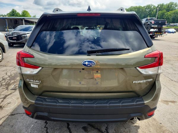 2024 SUBARU FORESTER Premium