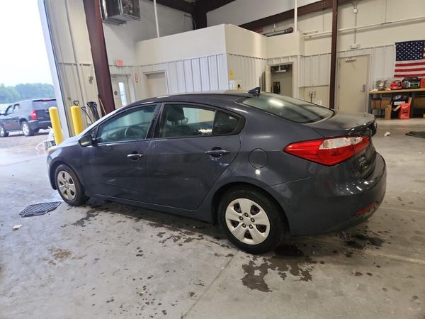 2016 KIA FORTE GL (Middle-Low Grade)