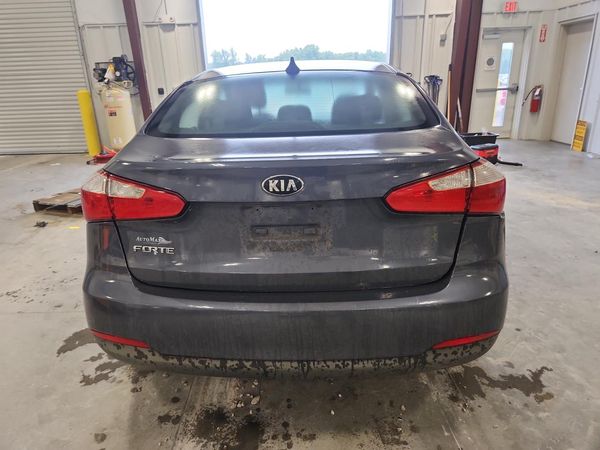 2016 KIA FORTE GL (Middle-Low Grade)