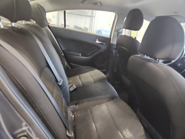 2016 KIA FORTE GL (Middle-Low Grade)