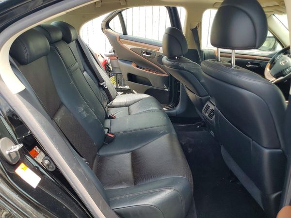 2017 LEXUS LS 460