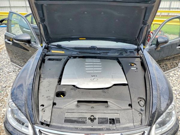 2017 LEXUS LS 460