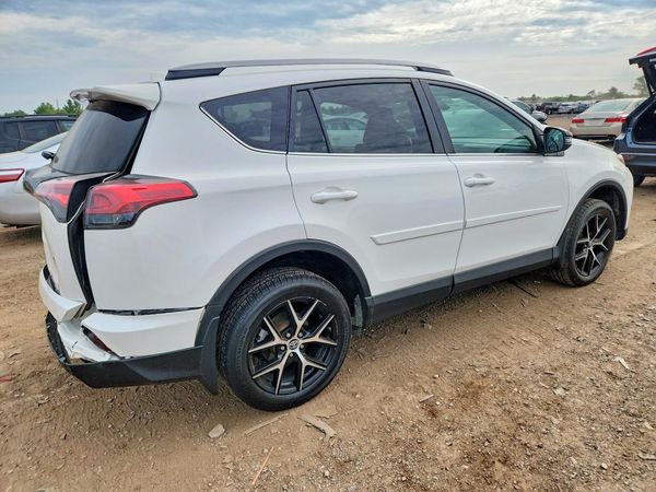 2018 TOYOTA RAV4 SE