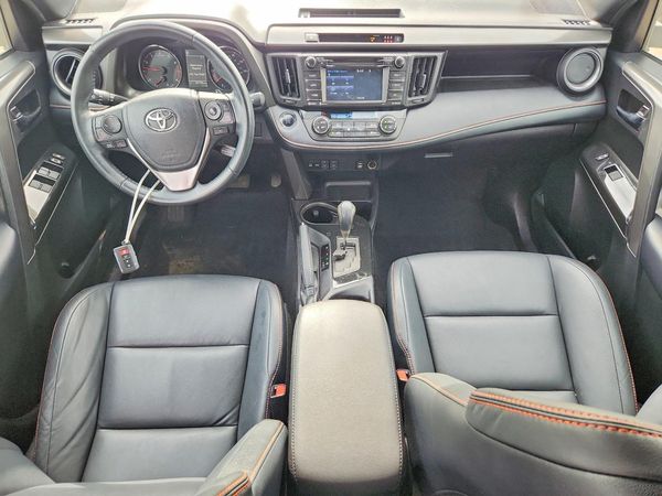 2018 TOYOTA RAV4 SE