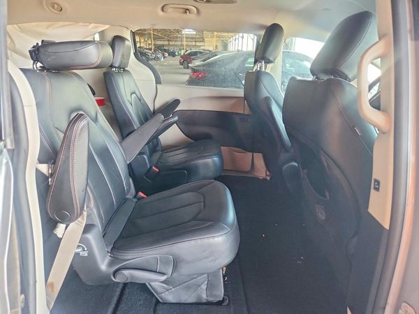 2017 CHRYSLER PACIFICA