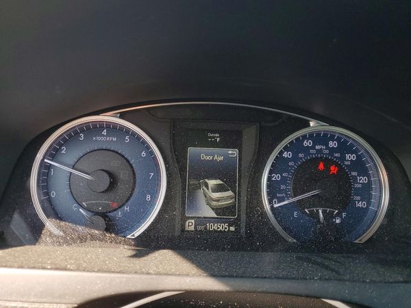 2016 TOYOTA CAMRY