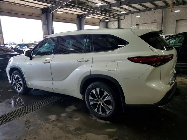 2020 TOYOTA HIGHLANDER XLE Nav