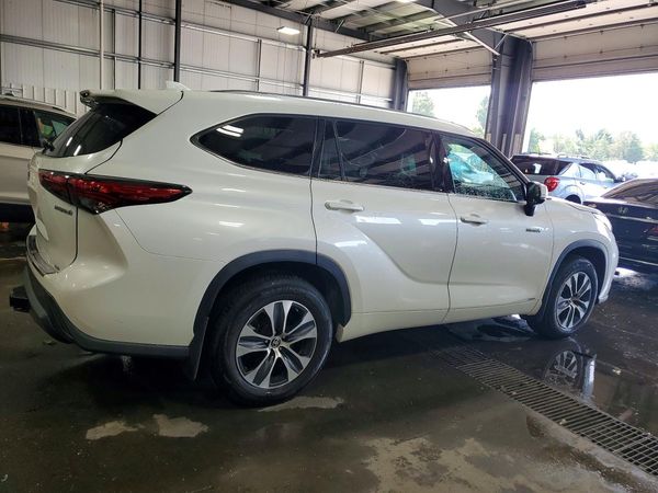 2020 TOYOTA HIGHLANDER XLE Nav
