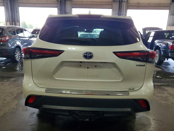 2020 TOYOTA HIGHLANDER XLE Nav