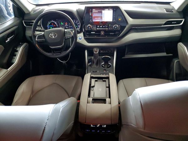 2020 TOYOTA HIGHLANDER XLE Nav