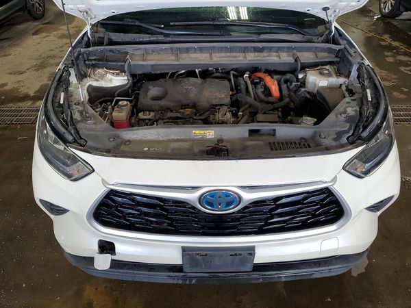 2020 TOYOTA HIGHLANDER XLE Nav