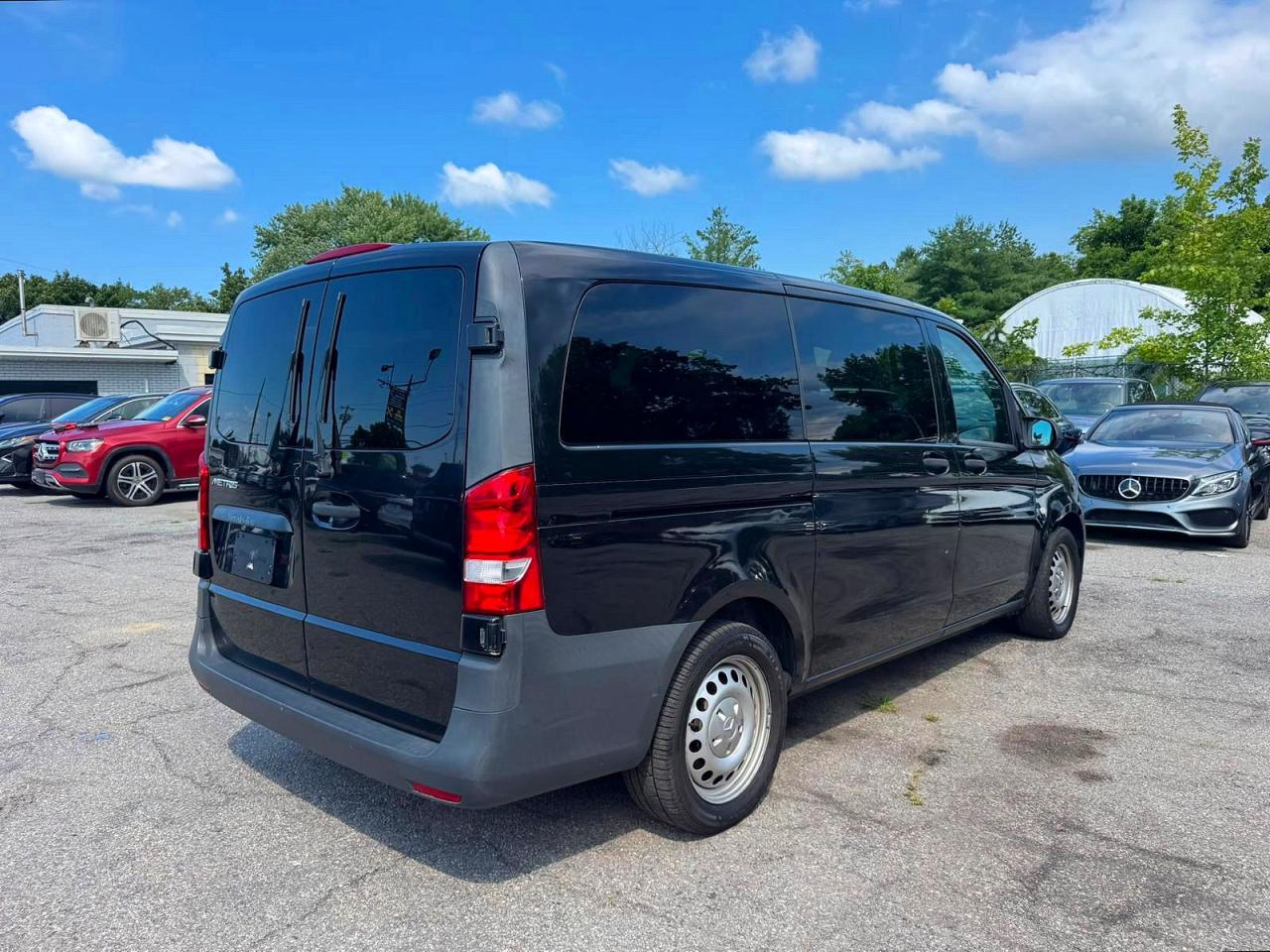 2019 MERCEDES-BENZ METRIS