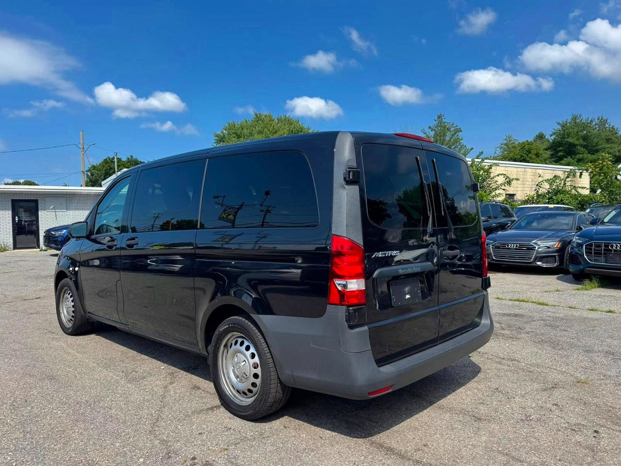 2019 MERCEDES-BENZ METRIS