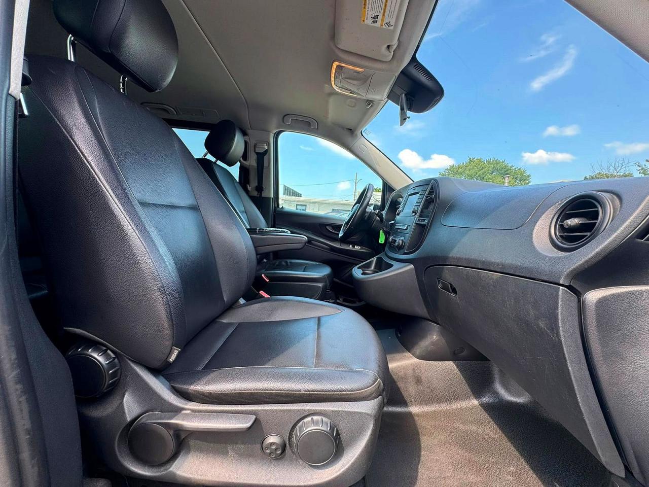 2019 MERCEDES-BENZ METRIS