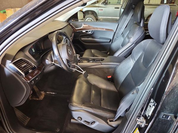 2016 VOLVO XC90 SV42 Momentum