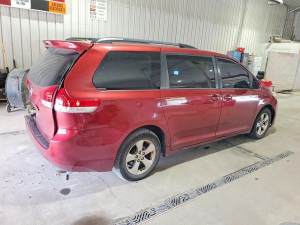 2014 TOYOTA SIENNA