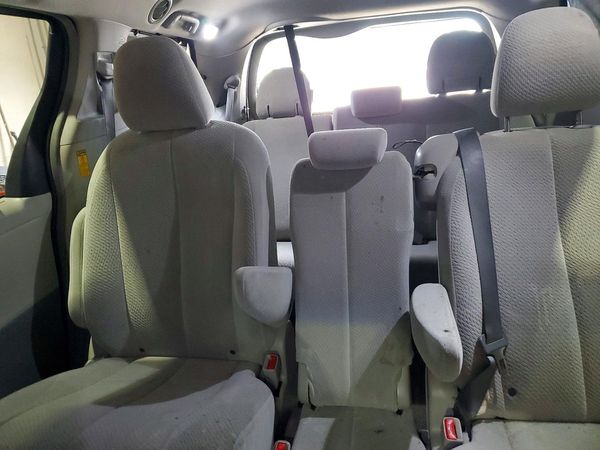2014 TOYOTA SIENNA