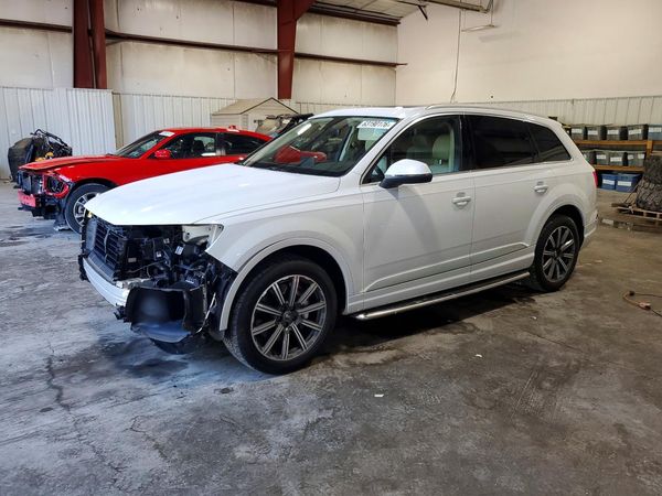 2018 AUDI Q7 quattro Premium Plus
