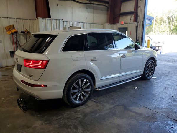 2018 AUDI Q7 quattro Premium Plus