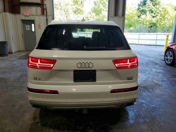 2018 AUDI Q7 quattro Premium Plus