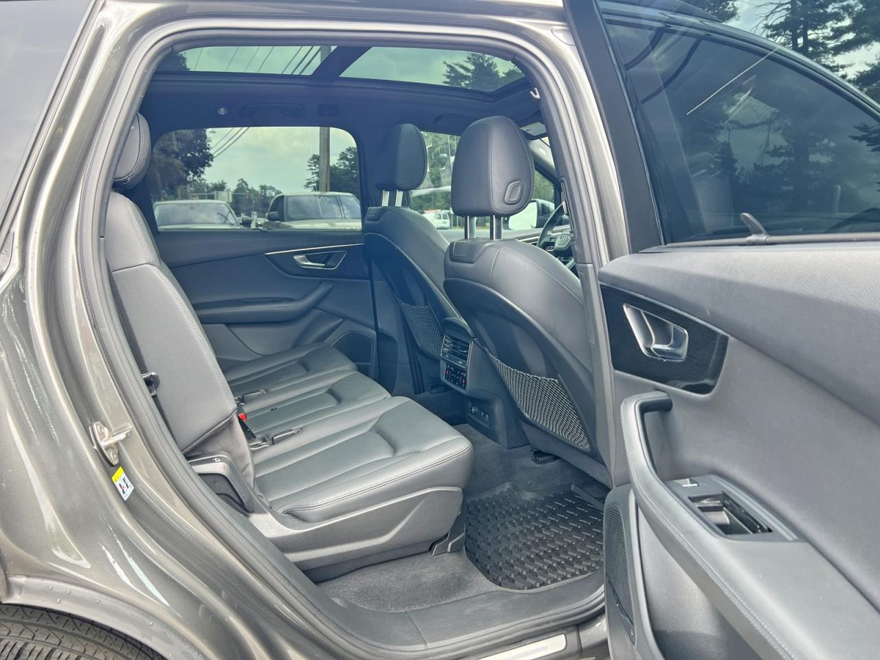 2021 AUDI Q7 quattro Premium Plus