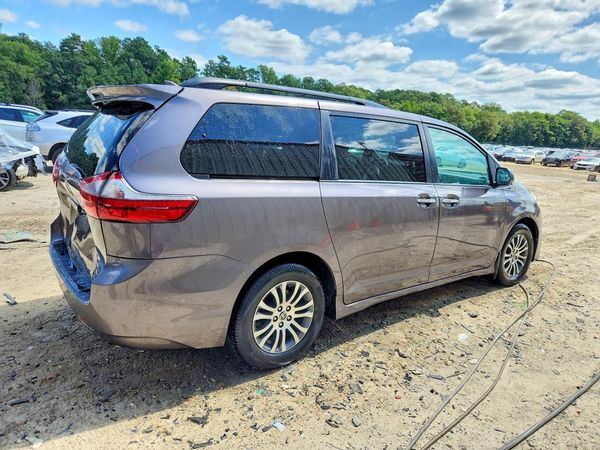 2020 TOYOTA SIENNA Q grade