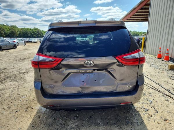 2020 TOYOTA SIENNA Q grade