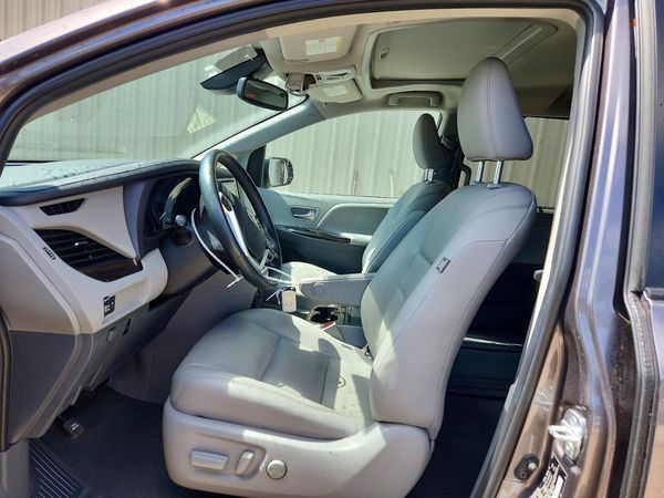 2020 TOYOTA SIENNA Q grade