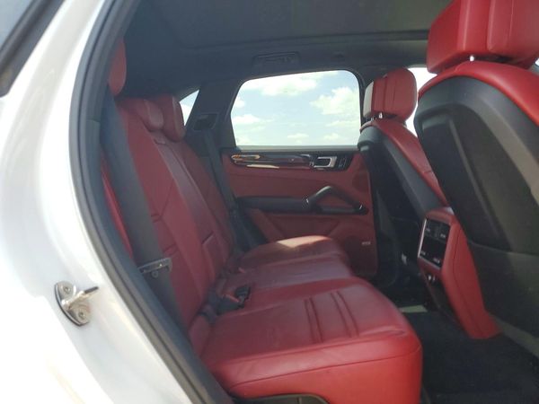 2019 PORSCHE CAYENNE S