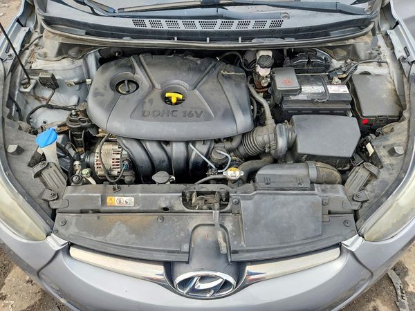 2015 HYUNDAI ELANTRA GLS(Middle)