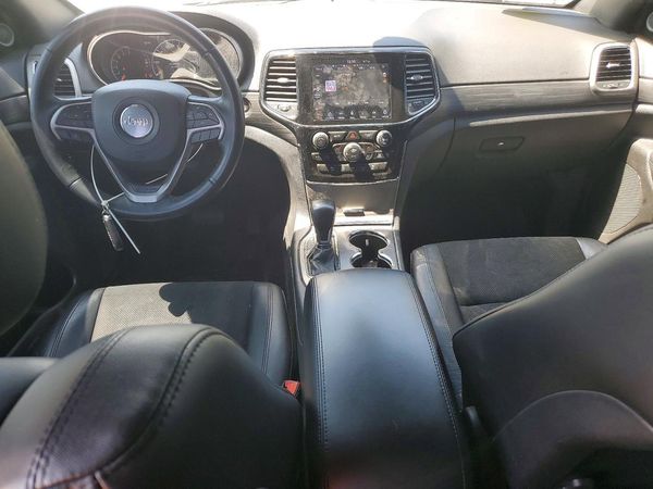 2020 JEEP GRAND CHEROKEE LAREDO 4X2