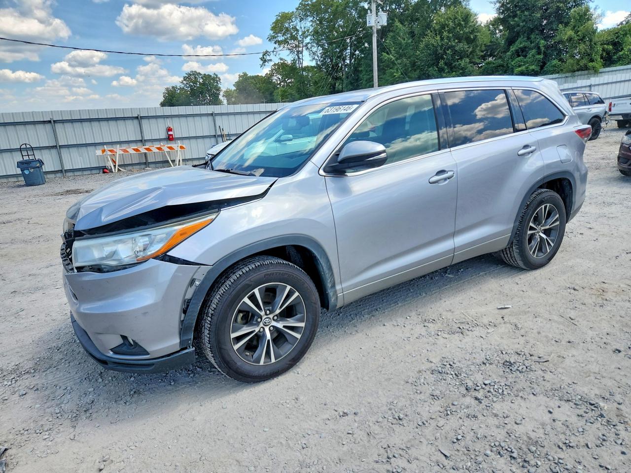 2016 TOYOTA HIGHLANDER