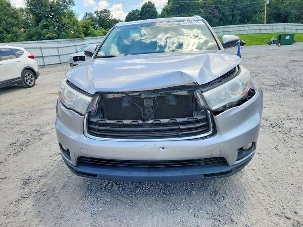 2016 TOYOTA HIGHLANDER