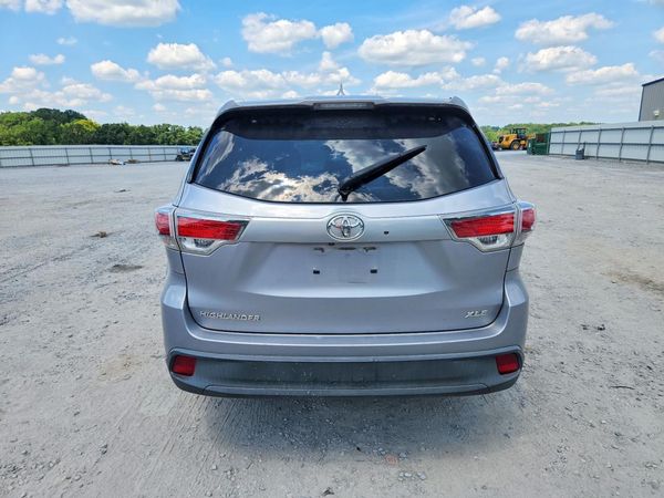 2016 TOYOTA HIGHLANDER