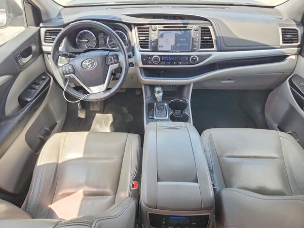 2016 TOYOTA HIGHLANDER