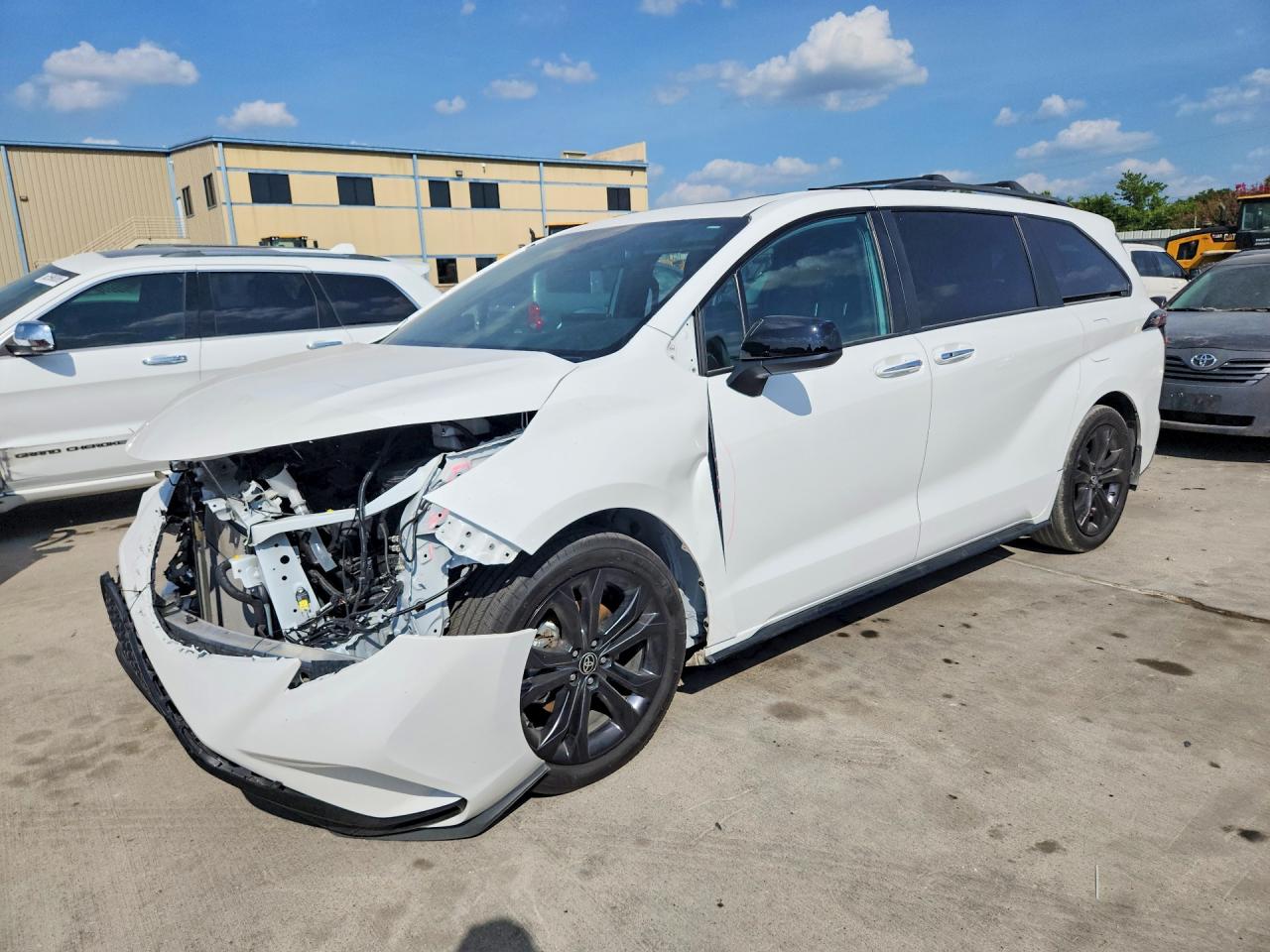 2025 TOYOTA SIENNA