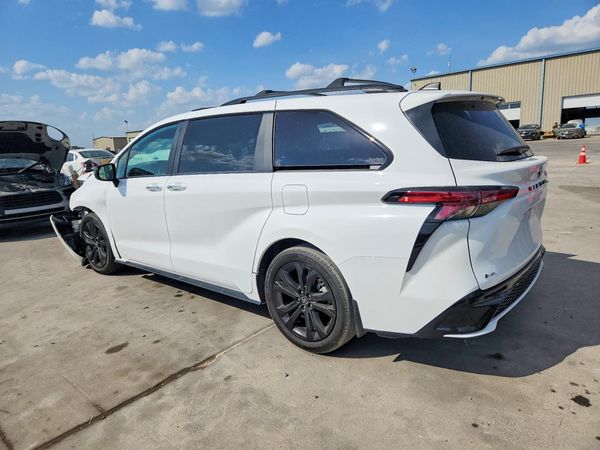 2025 TOYOTA SIENNA