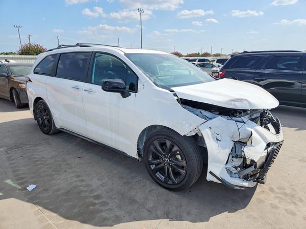 2025 TOYOTA SIENNA