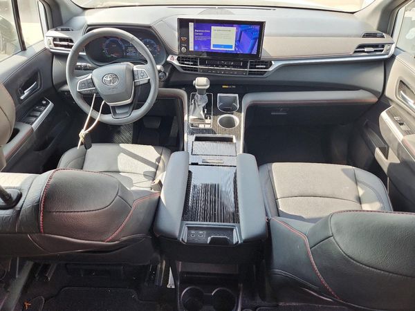 2025 TOYOTA SIENNA