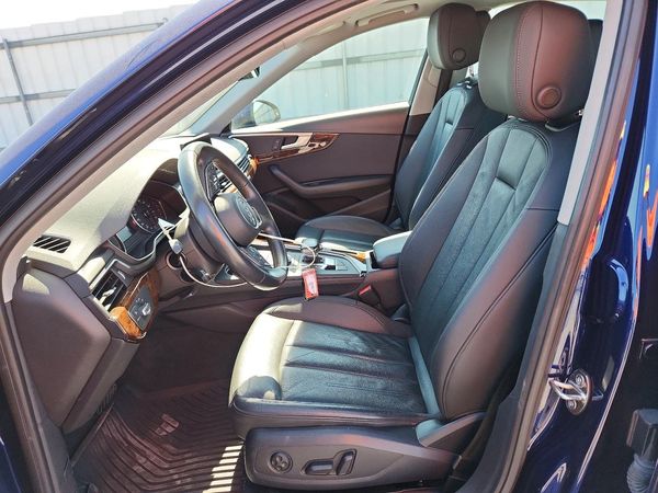 2019 AUDI A4 quattro Premium
