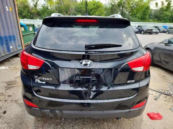 2015 HYUNDAI TUCSON GLS (Middle)