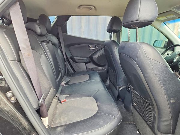 2015 HYUNDAI TUCSON GLS (Middle)