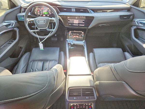 2021 AUDI E-TRON quattro Prestige