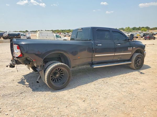 2015 RAM 3500 SLT CREW CAB 4X4